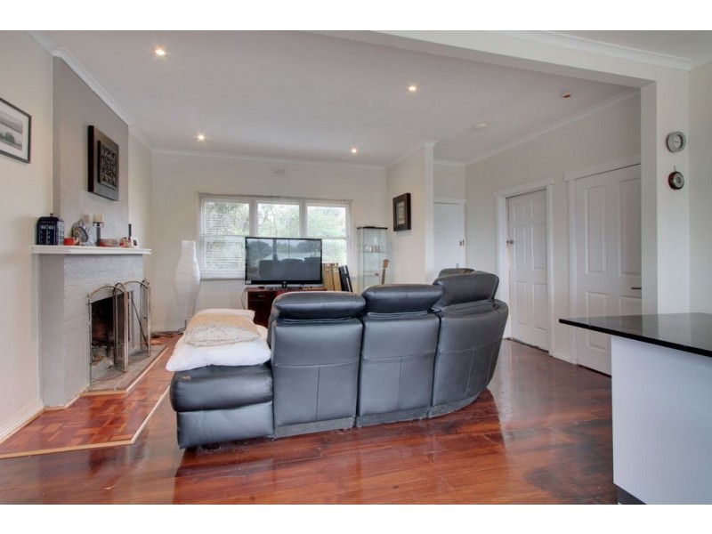 110 Roslyn Avenue, Blackmans Bay TAS 7052