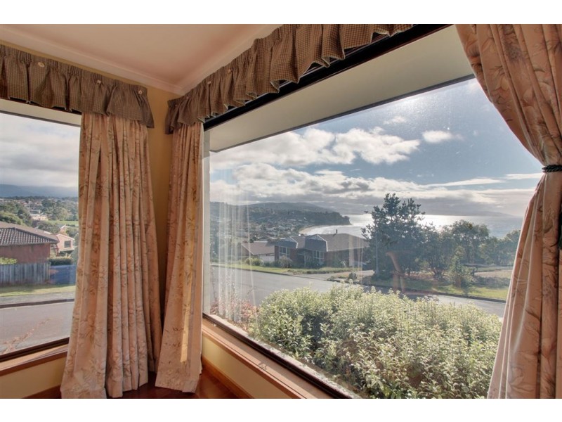 146 Wells Parade, Blackmans Bay TAS 7052