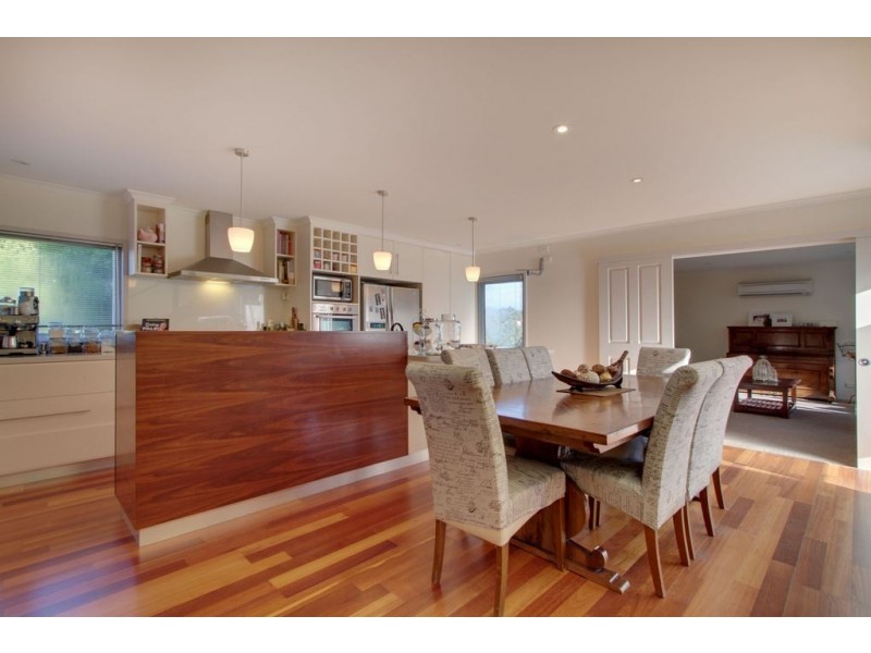 15 Bay Court, Blackmans Bay TAS 7052