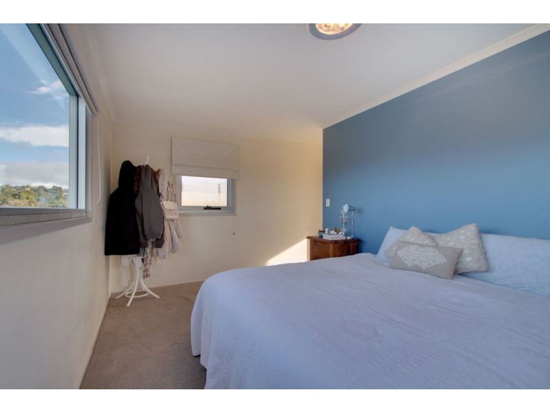 15 Bay Court, Blackmans Bay TAS 7052
