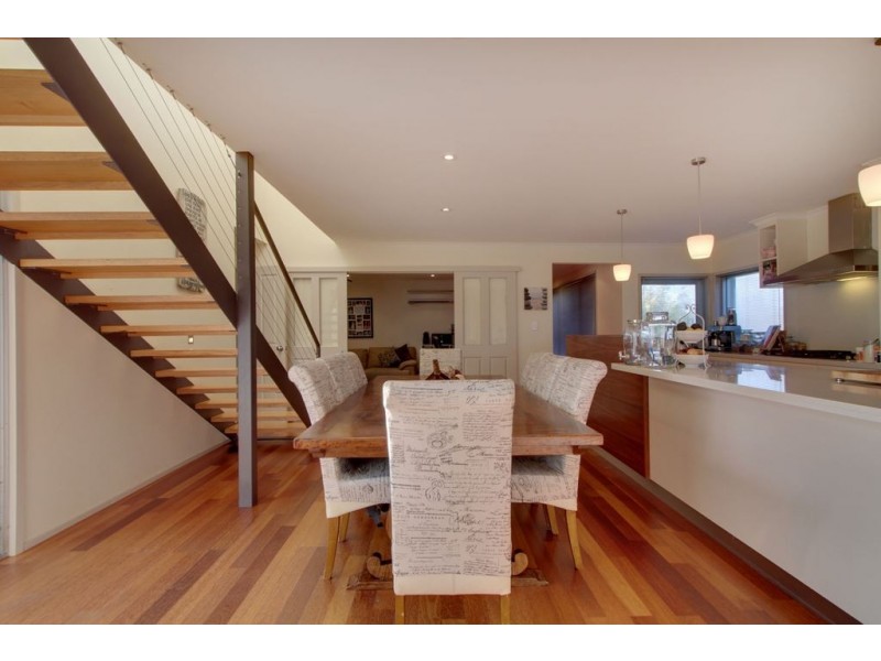 15 Bay Court, Blackmans Bay TAS 7052