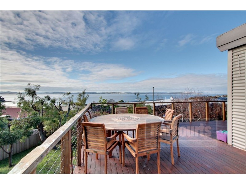 14 Tarana Road, Blackmans Bay TAS 7052