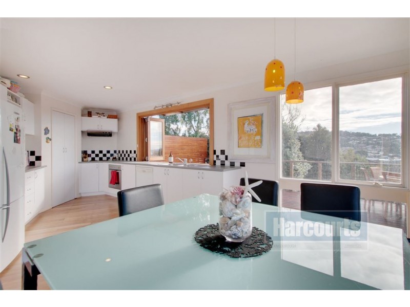 14 Tarana Road, Blackmans Bay TAS 7052