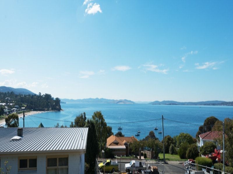 1/111 Wells Parade, Blackmans Bay TAS 7052
