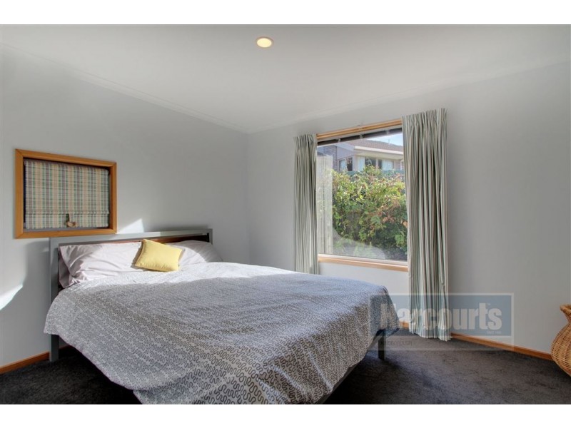 39 Calder Crescent, Blackmans Bay TAS 7052