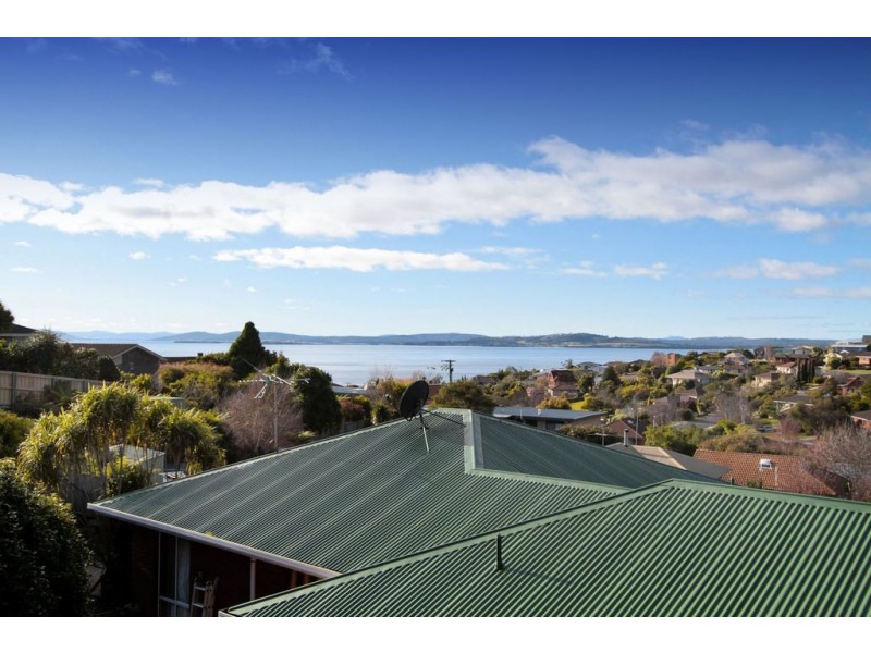 4 Coral Place, Blackmans Bay TAS 7052