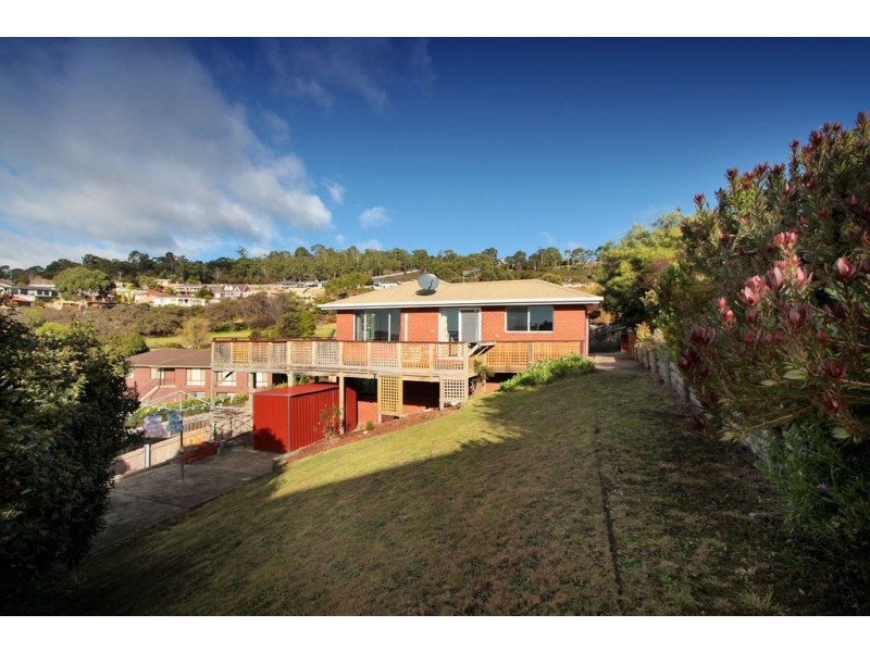 4 Coral Place, Blackmans Bay TAS 7052