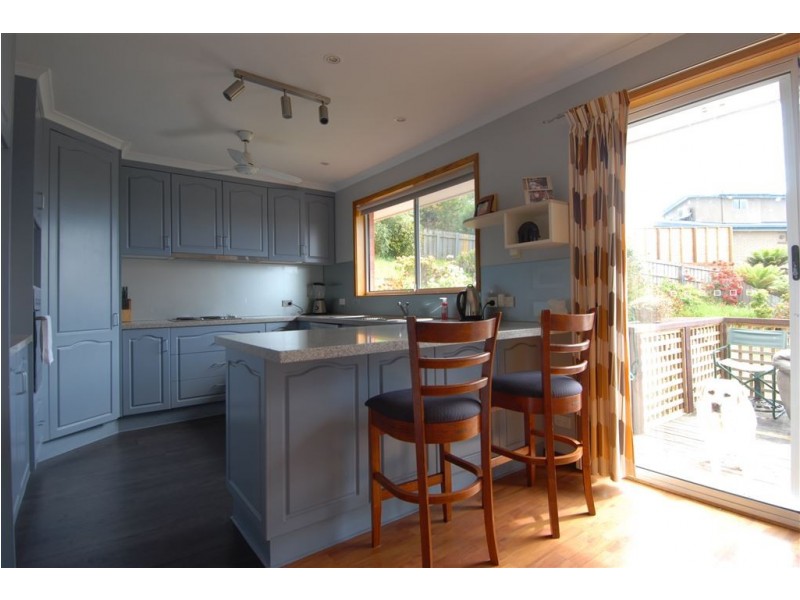 4 Coral Place, Blackmans Bay TAS 7052