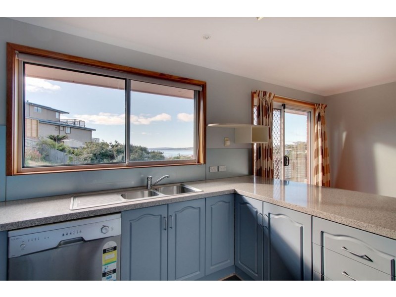 4 Coral Place, Blackmans Bay TAS 7052