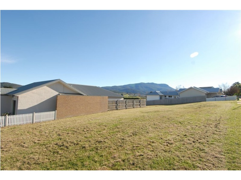 18 Alfreds Garden, Kingston TAS 7050