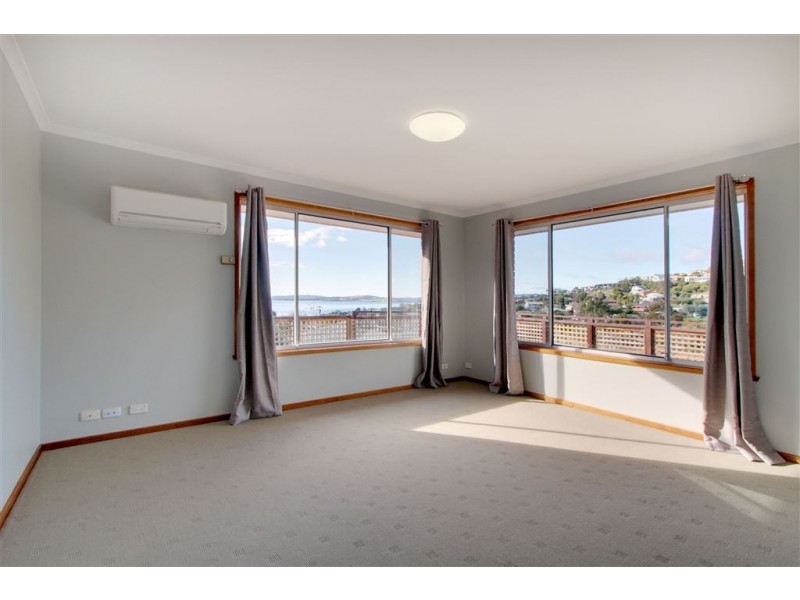 4 Coral Place, Blackmans Bay TAS 7052