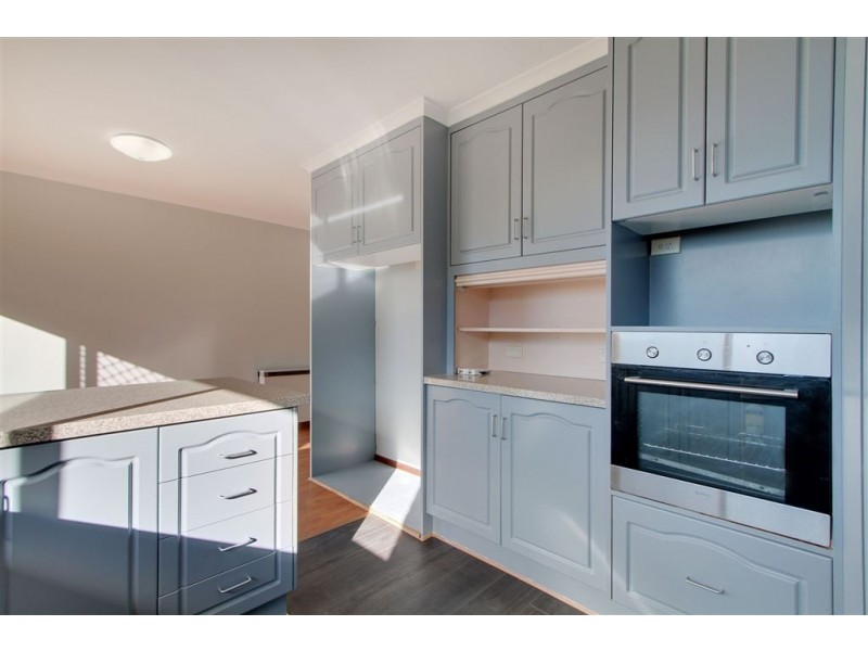 4 Coral Place, Blackmans Bay TAS 7052