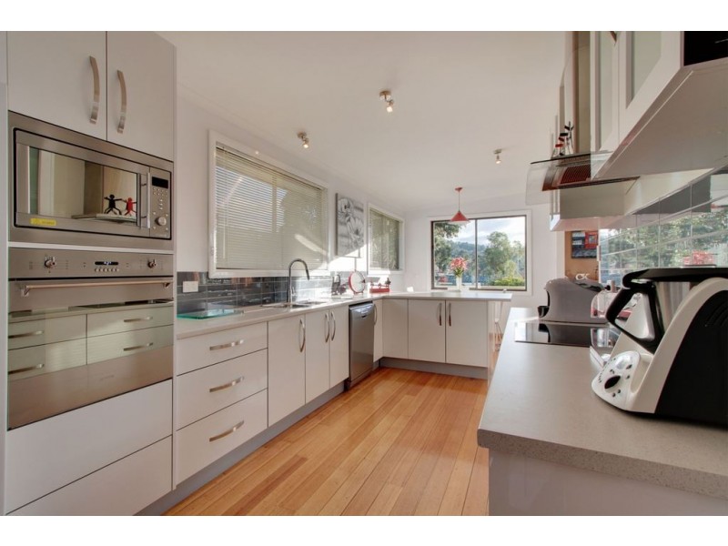 33 Garnett Street, Blackmans Bay TAS 7052