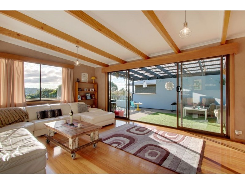 33 Garnett Street, Blackmans Bay TAS 7052