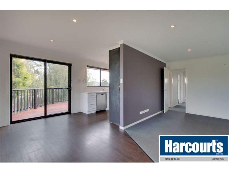 2/297 Redwood Road, Kingston TAS 7050