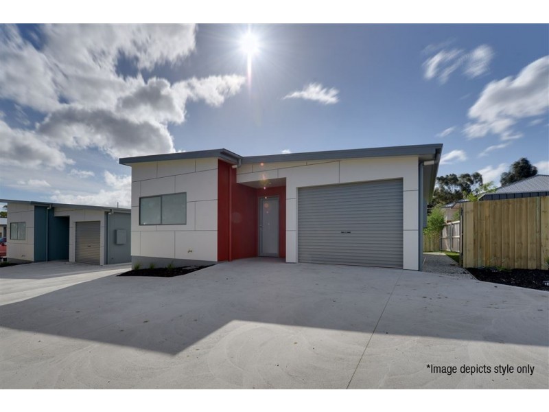2/17 Sandstone Grove, Blackmans Bay TAS 7052
