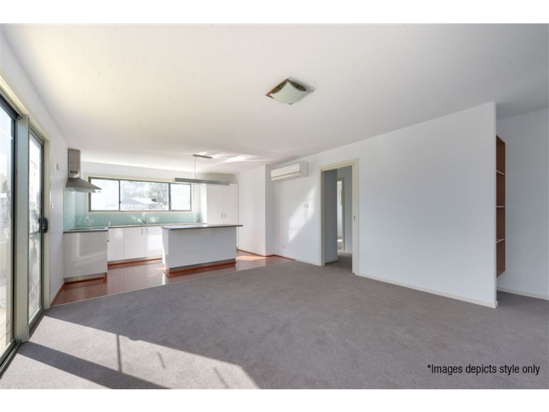 2/17 Sandstone Grove, Blackmans Bay TAS 7052