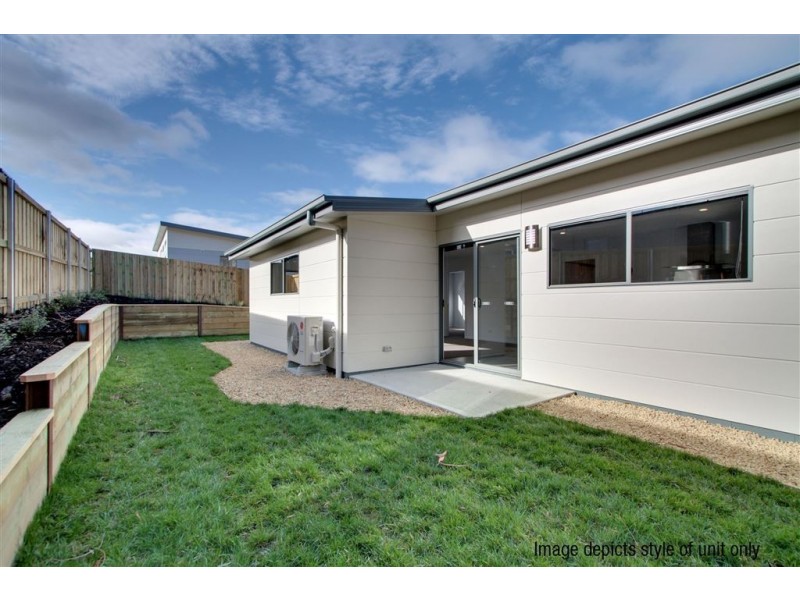 1/17 Sandstone Grove, Blackmans Bay TAS 7052