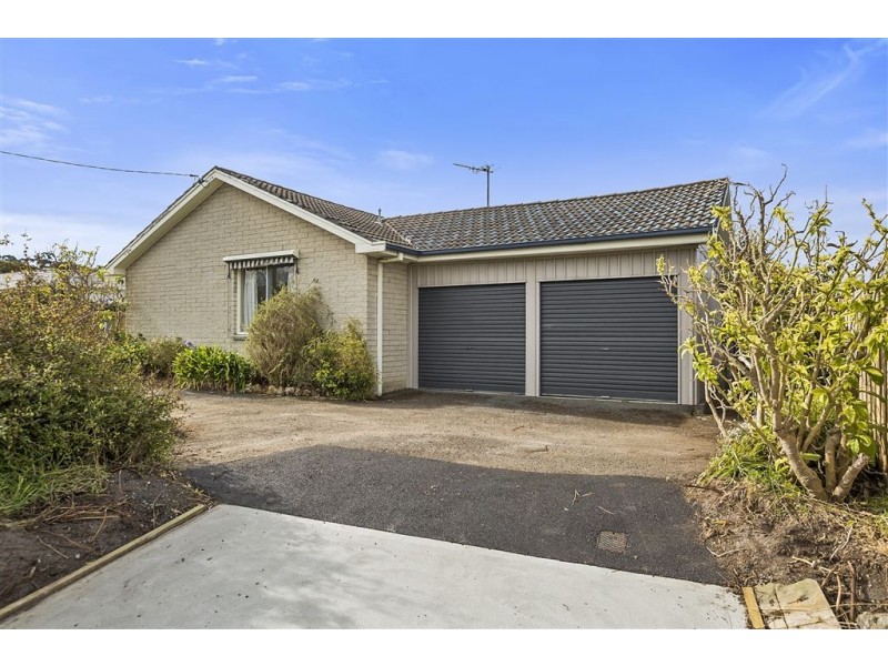 33 Wells Parade, Blackmans Bay TAS 7052