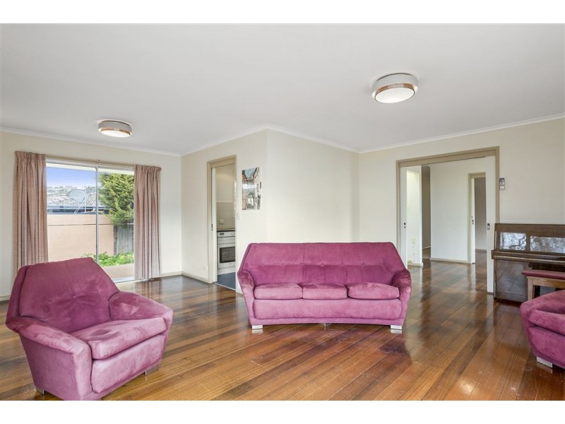 33 Wells Parade, Blackmans Bay TAS 7052