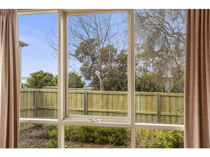 33 Wells Parade, Blackmans Bay TAS 7052