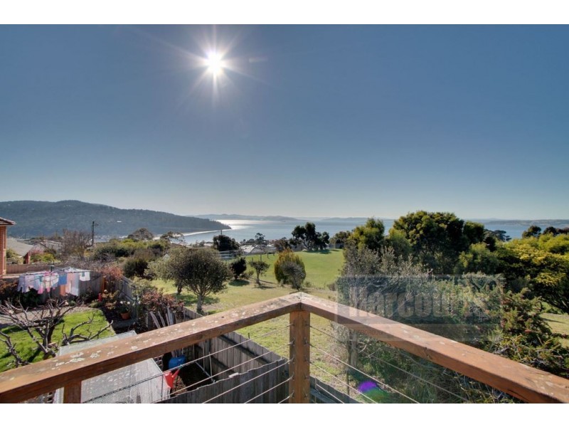2/5 Donohoe Garden, Kingston Beach TAS 7050