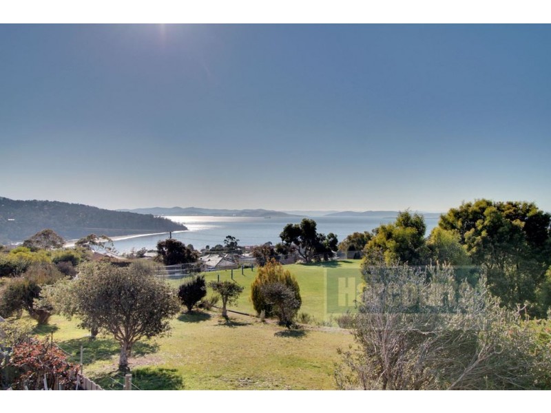 2/5 Donohoe Garden, Kingston Beach TAS 7050