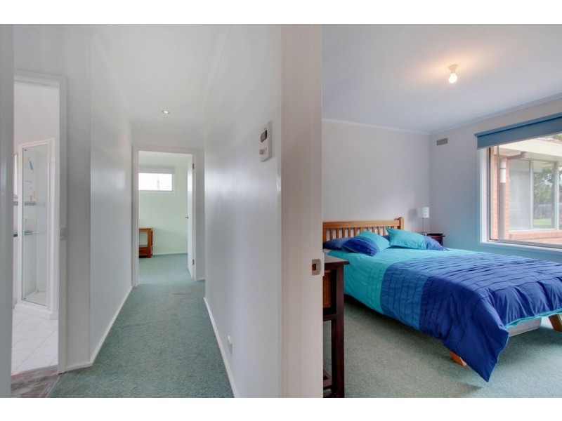 16 Adelong Drive, Kingston TAS 7050