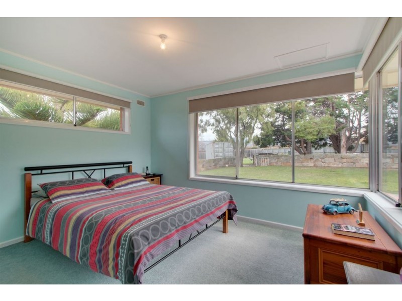 16 Adelong Drive, Kingston TAS 7050