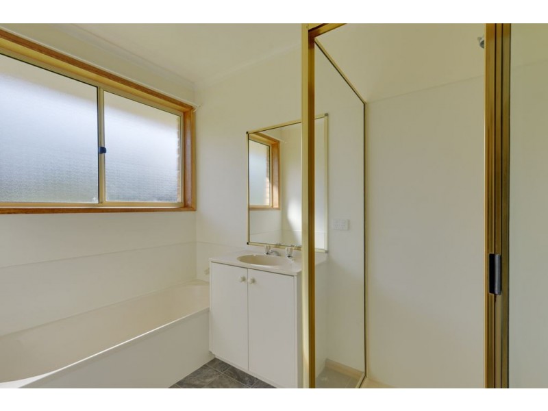 193 Roslyn Avenue, Blackmans Bay TAS 7052