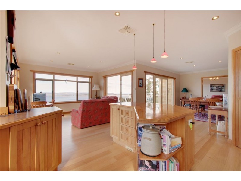 6 Kunzea Road, Taroona TAS 7053