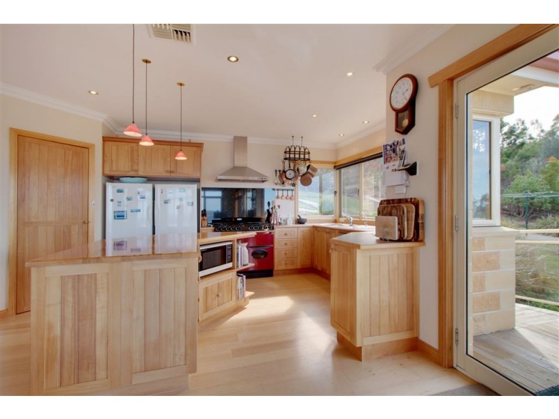 6 Kunzea Road, Taroona TAS 7053