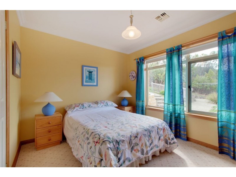 6 Kunzea Road, Taroona TAS 7053