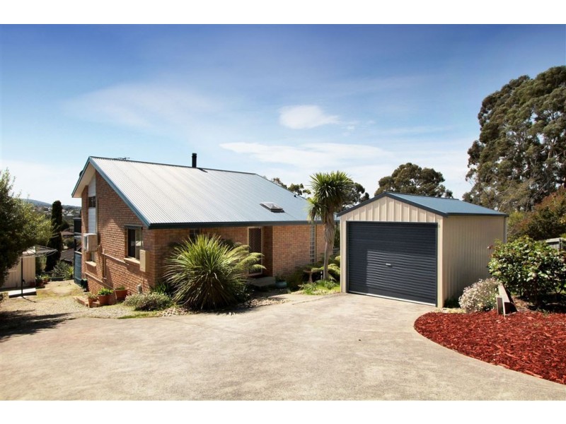 13 Sandra Drive, Blackmans Bay TAS 7052