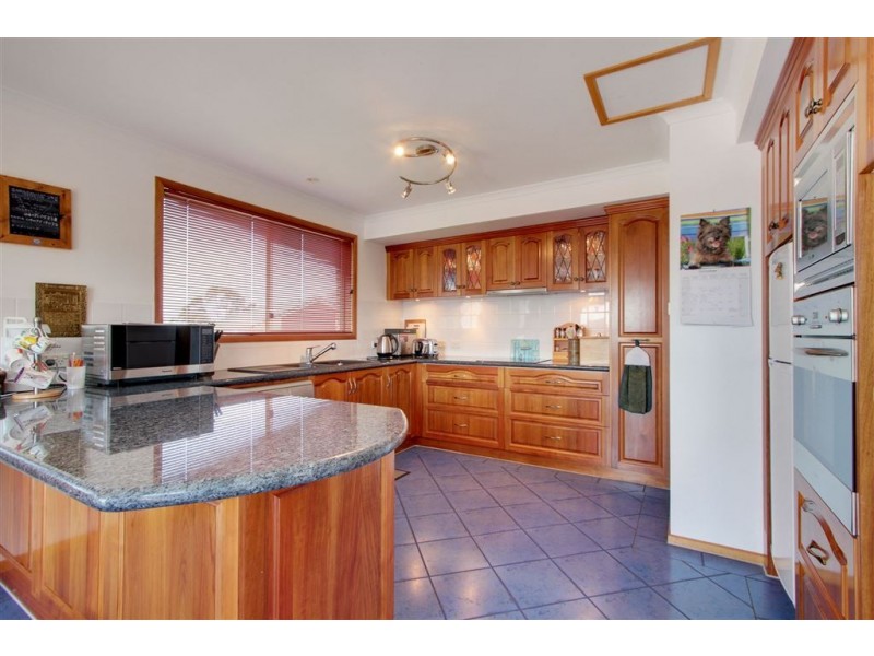 13 Sandra Drive, Blackmans Bay TAS 7052