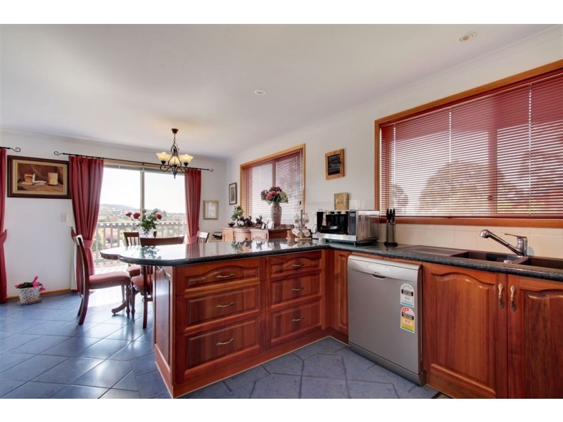 13 Sandra Drive, Blackmans Bay TAS 7052
