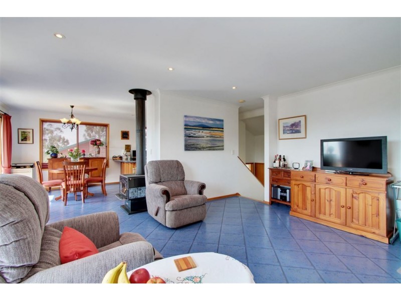 13 Sandra Drive, Blackmans Bay TAS 7052
