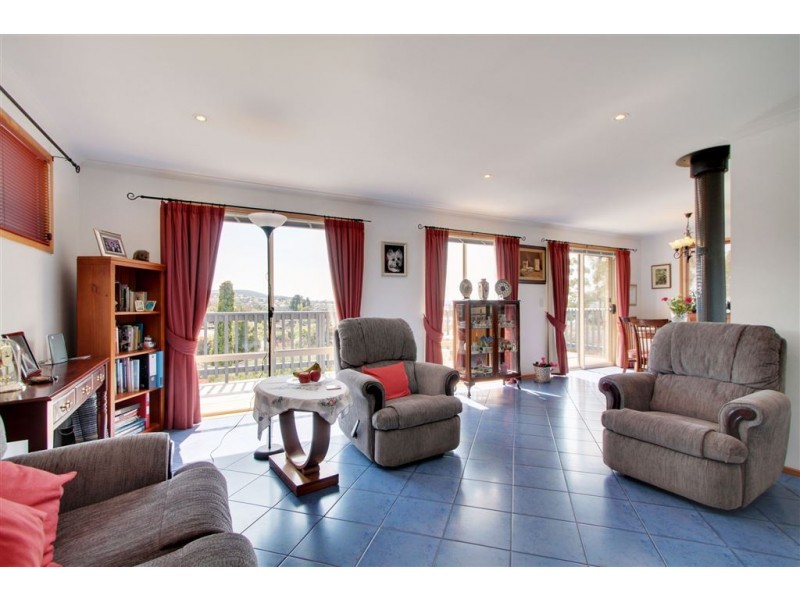 13 Sandra Drive, Blackmans Bay TAS 7052