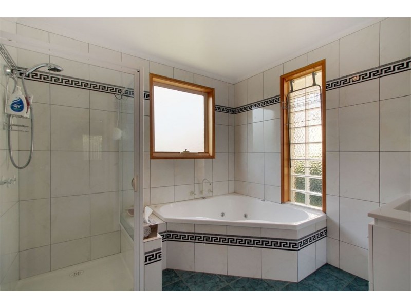 13 Sandra Drive, Blackmans Bay TAS 7052