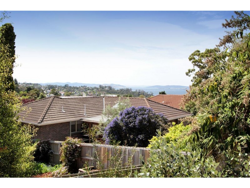 13 Sandra Drive, Blackmans Bay TAS 7052