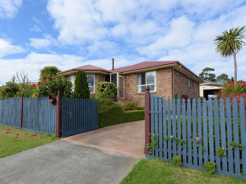 6 Sonnat Drive, Kingston TAS 7050