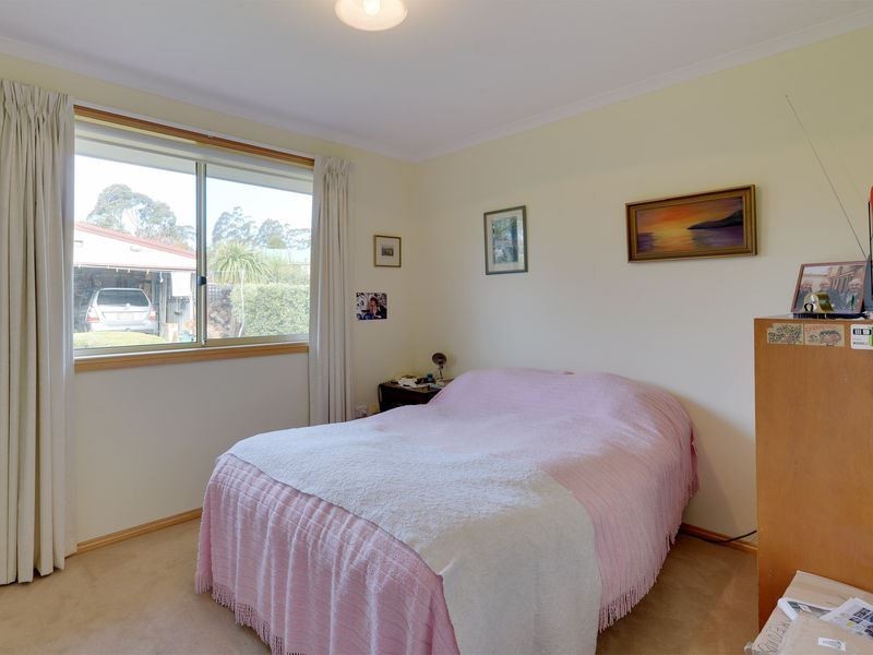 6 Sonnat Drive, Kingston TAS 7050