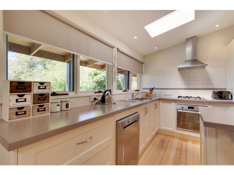 31 Burwood Drive, Blackmans Bay TAS 7052