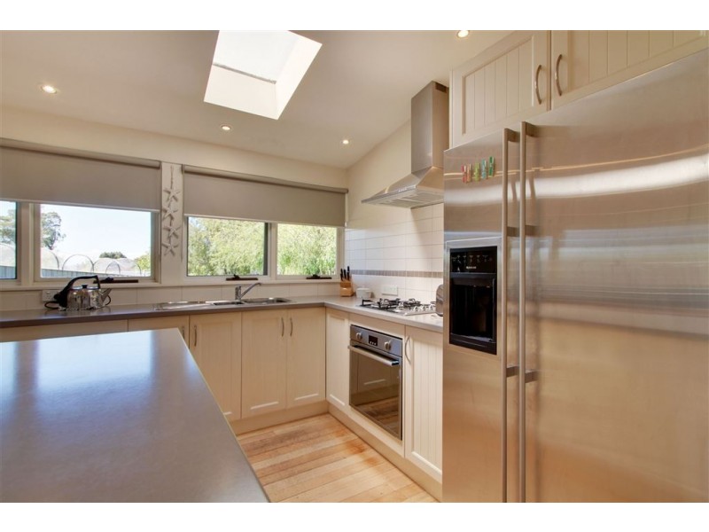 31 Burwood Drive, Blackmans Bay TAS 7052