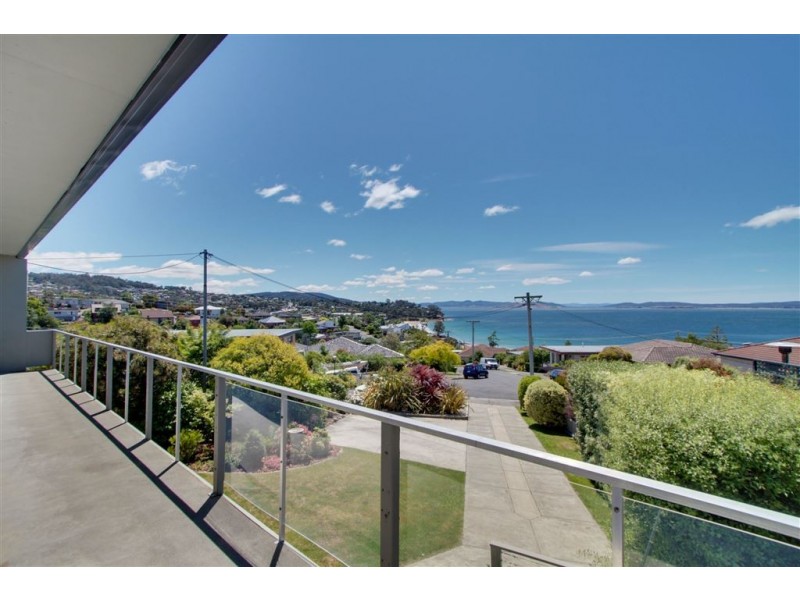 27 Illawarra Court, Blackmans Bay TAS 7052