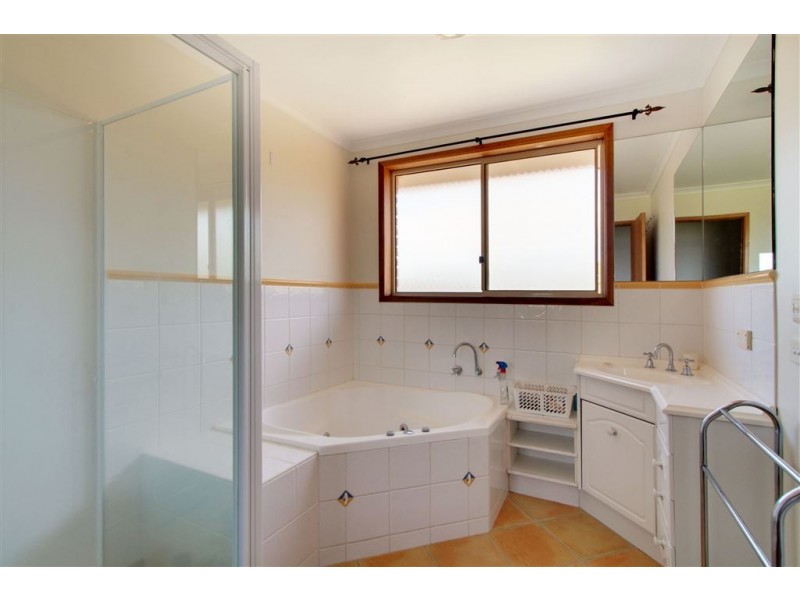 7 Welcome Avenue, Kingston TAS 7050