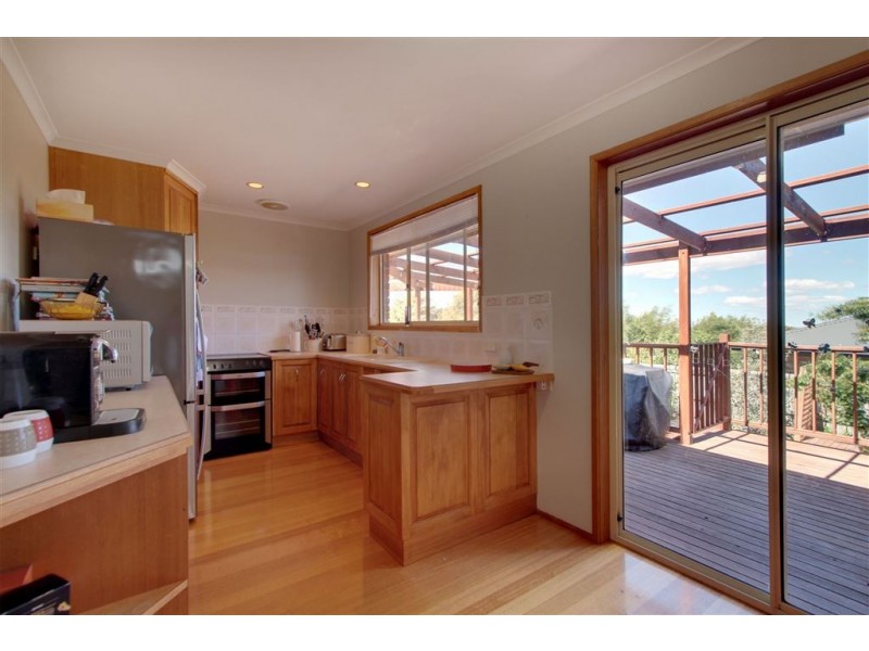 7 Welcome Avenue, Kingston TAS 7050