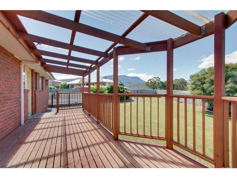 7 Welcome Avenue, Kingston TAS 7050