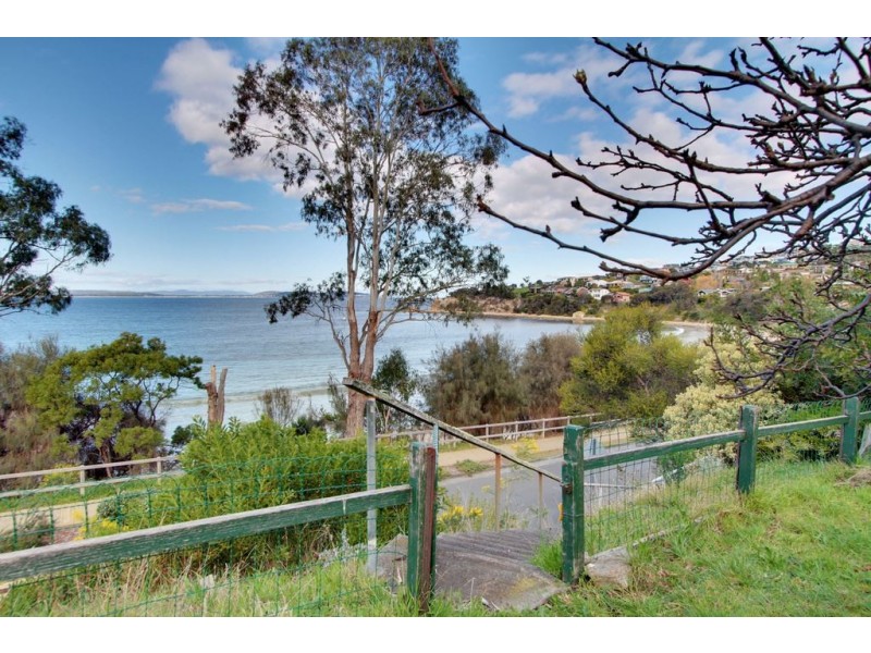 77 Wells Parade, Blackmans Bay TAS 7052