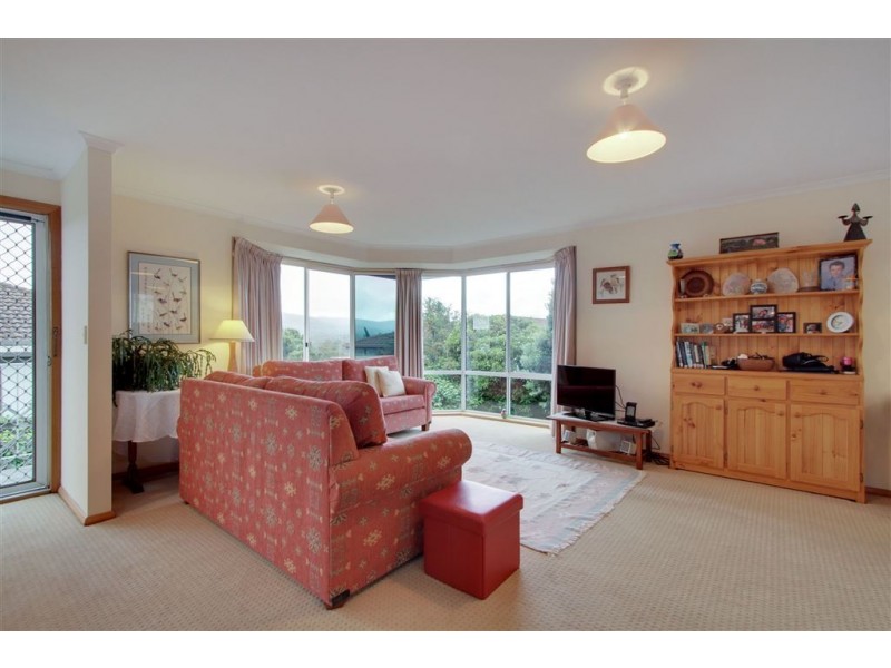 8 Scenic Drive, Kingston TAS 7050